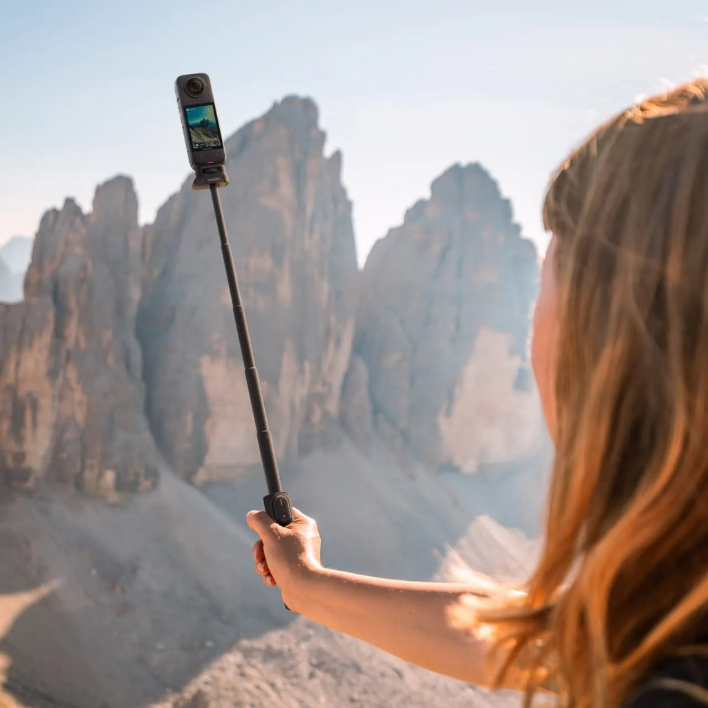 Insta360 折疊式三腳架自拍棒遙控器套餐（1/4 " 螺口）Foldable 2-in-1 Selfie Stick Remote Kit (1/4" Mount)